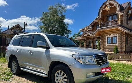 Toyota Land Cruiser 200, 2009 год, 3 300 000 рублей, 8 фотография