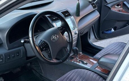 Toyota Camry, 2010 год, 860 000 рублей, 7 фотография