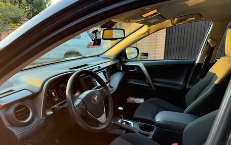 Toyota RAV4, 2016 год, 2 450 000 рублей, 6 фотография