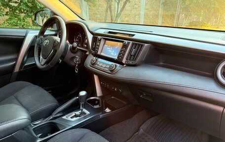 Toyota RAV4, 2016 год, 2 450 000 рублей, 12 фотография