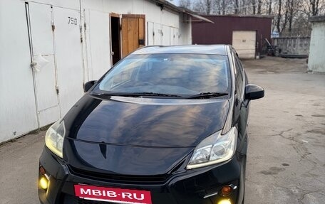 Toyota Prius, 2013 год, 1 200 000 рублей, 6 фотография