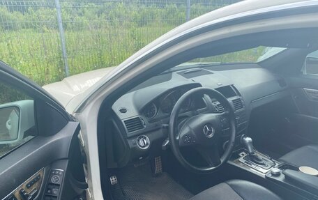 Mercedes-Benz C-Класс, 2010 год, 700 000 рублей, 9 фотография