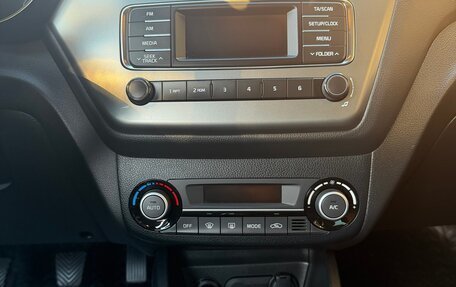 KIA Rio III рестайлинг, 2015 год, 1 485 000 рублей, 33 фотография