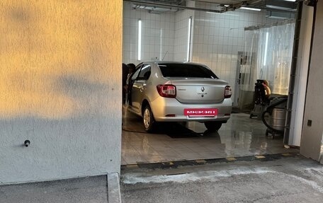 Renault Logan II, 2017 год, 950 000 рублей, 2 фотография