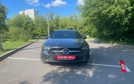 Mercedes-Benz A-Класс, 2018 год, 2 190 000 рублей, 2 фотография