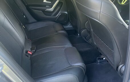 Mercedes-Benz A-Класс, 2018 год, 2 190 000 рублей, 11 фотография