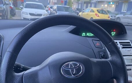 Toyota Yaris III рестайлинг, 2008 год, 300 000 рублей, 8 фотография