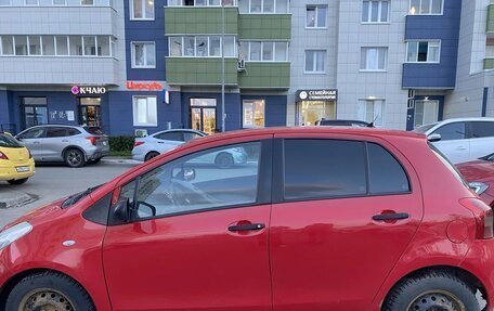 Toyota Yaris III рестайлинг, 2008 год, 300 000 рублей, 6 фотография
