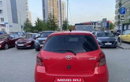 Toyota Yaris III рестайлинг, 2008 год, 300 000 рублей, 2 фотография