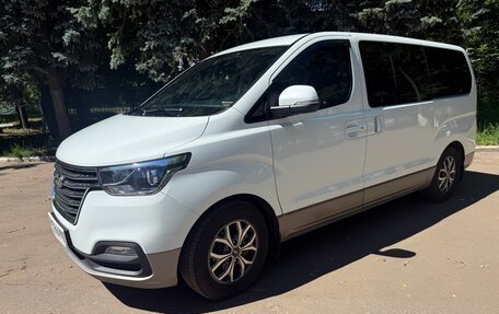 Hyundai H-1 II рестайлинг, 2019 год, 3 000 000 рублей, 1 фотография