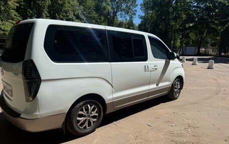 Hyundai H-1 II рестайлинг, 2019 год, 3 000 000 рублей, 5 фотография