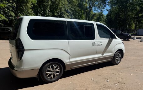 Hyundai H-1 II рестайлинг, 2019 год, 3 000 000 рублей, 8 фотография