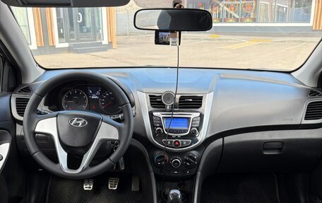Hyundai Solaris II рестайлинг, 2011 год, 585 000 рублей, 15 фотография