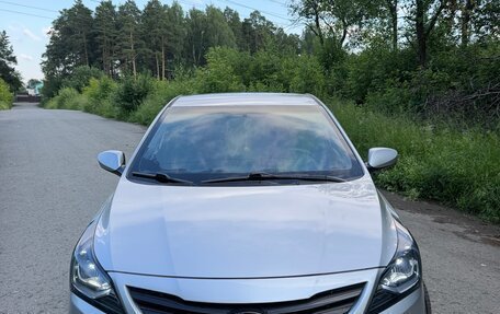 Hyundai Solaris II рестайлинг, 2016 год, 1 050 000 рублей, 3 фотография