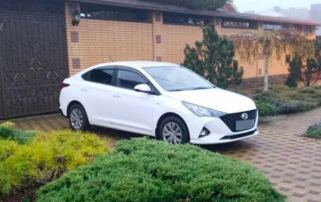 Hyundai Solaris II рестайлинг, 2021 год, 1 650 000 рублей, 3 фотография