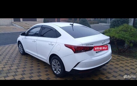 Hyundai Solaris II рестайлинг, 2021 год, 1 650 000 рублей, 8 фотография