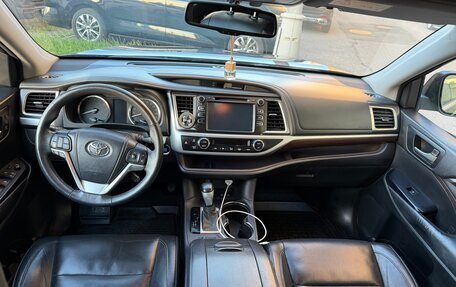 Toyota Highlander III, 2014 год, 3 150 000 рублей, 4 фотография