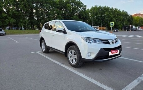 Toyota RAV4, 2013 год, 2 000 000 рублей, 2 фотография