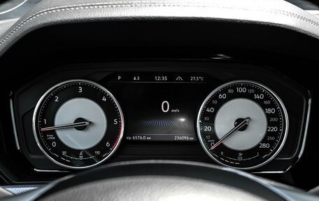 Volkswagen Touareg III, 2018 год, 3 899 000 рублей, 18 фотография
