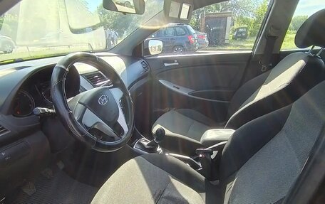 Hyundai Solaris II рестайлинг, 2012 год, 650 000 рублей, 6 фотография