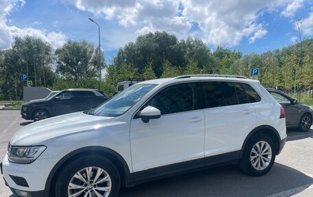 Volkswagen Tiguan II, 2017 год, 2 440 000 рублей, 3 фотография