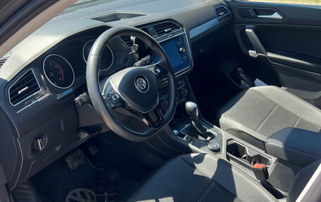 Volkswagen Tiguan II, 2020 год, 2 610 000 рублей, 10 фотография