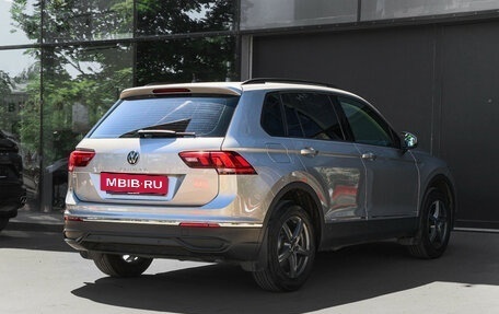 Volkswagen Tiguan II, 2021 год, 2 899 000 рублей, 4 фотография