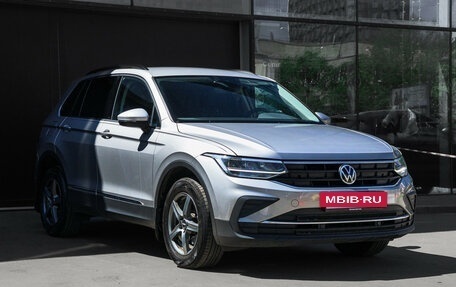 Volkswagen Tiguan II, 2021 год, 2 899 000 рублей, 3 фотография
