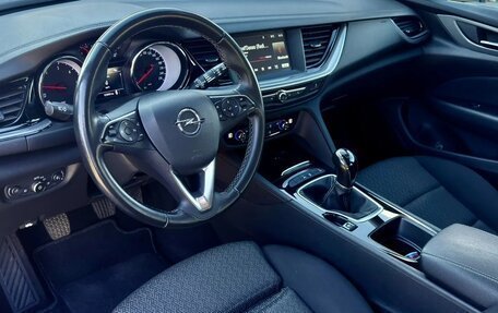 Opel Insignia II рестайлинг, 2019 год, 1 750 000 рублей, 12 фотография