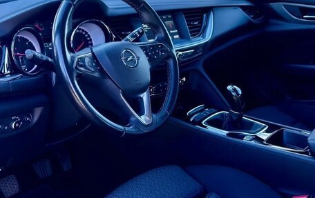 Opel Insignia II рестайлинг, 2019 год, 1 750 000 рублей, 14 фотография