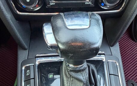 Skoda Superb III рестайлинг, 2012 год, 1 000 000 рублей, 6 фотография