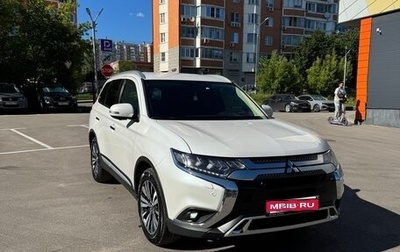 Mitsubishi Outlander III рестайлинг 3, 2019 год, 2 612 560 рублей, 1 фотография