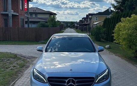 Mercedes-Benz C-Класс, 2017 год, 1 850 000 рублей, 3 фотография