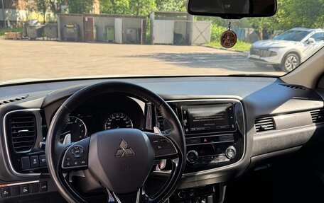 Mitsubishi Outlander III рестайлинг 3, 2019 год, 2 612 560 рублей, 7 фотография