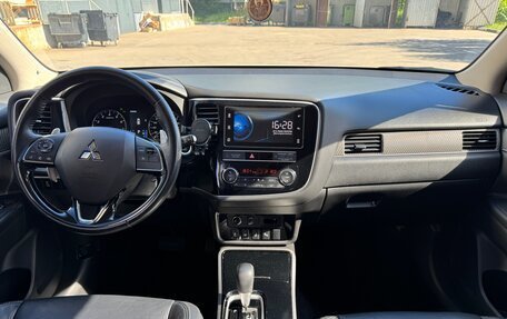 Mitsubishi Outlander III рестайлинг 3, 2019 год, 2 612 560 рублей, 8 фотография