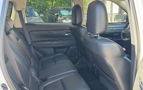 Mitsubishi Outlander III рестайлинг 3, 2019 год, 2 612 560 рублей, 11 фотография
