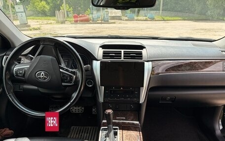 Toyota Camry, 2017 год, 2 700 000 рублей, 9 фотография