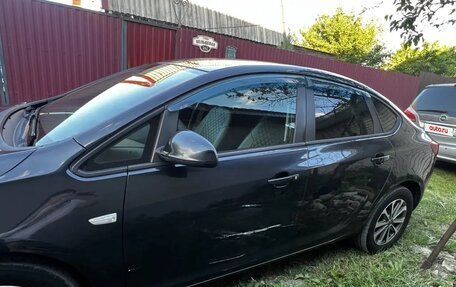 Opel Astra J, 2014 год, 870 000 рублей, 3 фотография