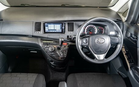 Toyota ISis I, 2013 год, 1 190 000 рублей, 9 фотография