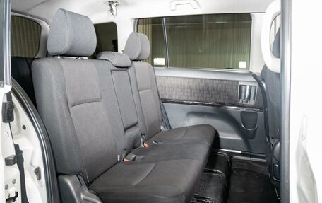 Toyota ISis I, 2013 год, 1 190 000 рублей, 12 фотография