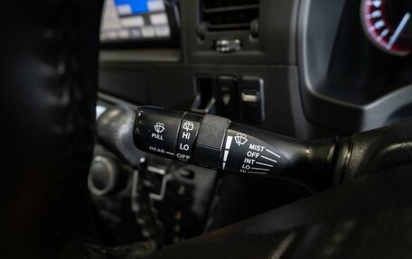 Toyota ISis I, 2013 год, 1 190 000 рублей, 22 фотография