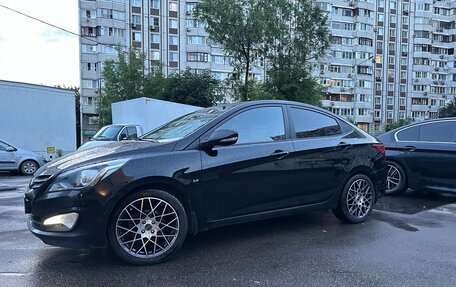 Hyundai Solaris II рестайлинг, 2015 год, 860 000 рублей, 5 фотография