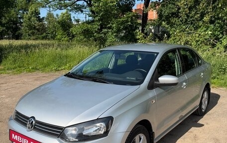 Volkswagen Polo VI (EU Market), 2012 год, 1 100 000 рублей, 2 фотография