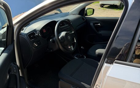 Volkswagen Polo VI (EU Market), 2012 год, 1 100 000 рублей, 16 фотография