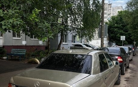 Mercedes-Benz E-Класс, 1992 год, 180 000 рублей, 2 фотография