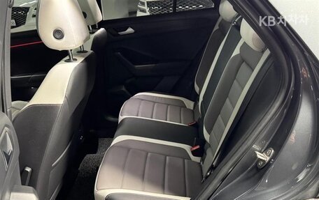 Volkswagen T-Roc I, 2022 год, 1 633 069 рублей, 12 фотография