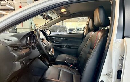 Toyota Yaris XP150 рестайлинг, 2022 год, 1 460 000 рублей, 4 фотография