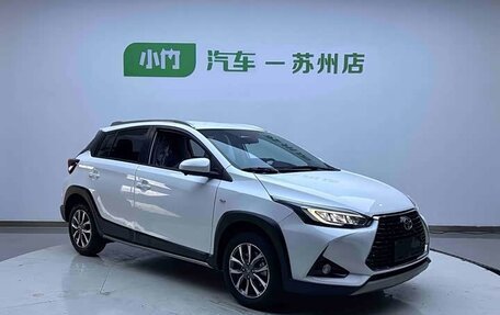 Toyota Yaris XP150 рестайлинг, 2022 год, 1 500 000 рублей, 5 фотография