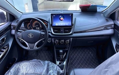 Toyota Yaris XP150 рестайлинг, 2022 год, 1 500 000 рублей, 4 фотография