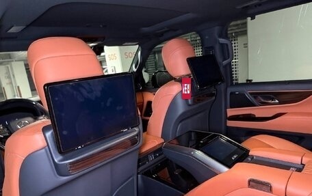 Lexus LX, 2024 год, 18 000 000 рублей, 19 фотография